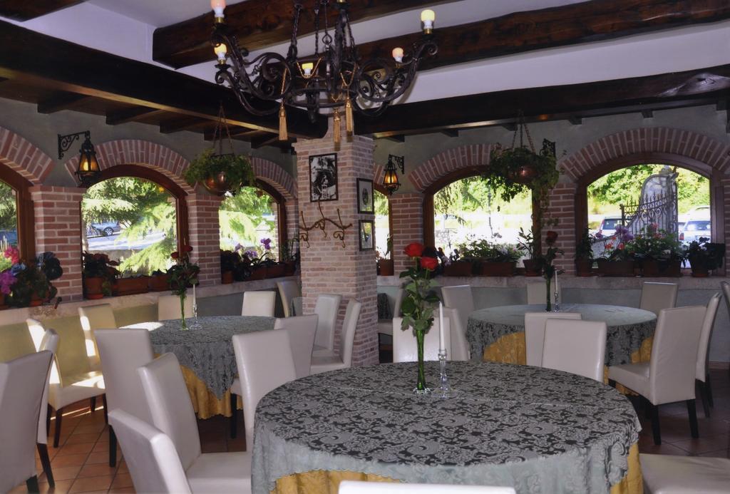 Le Gole Ristorante & Resort Селано Экстерьер фото